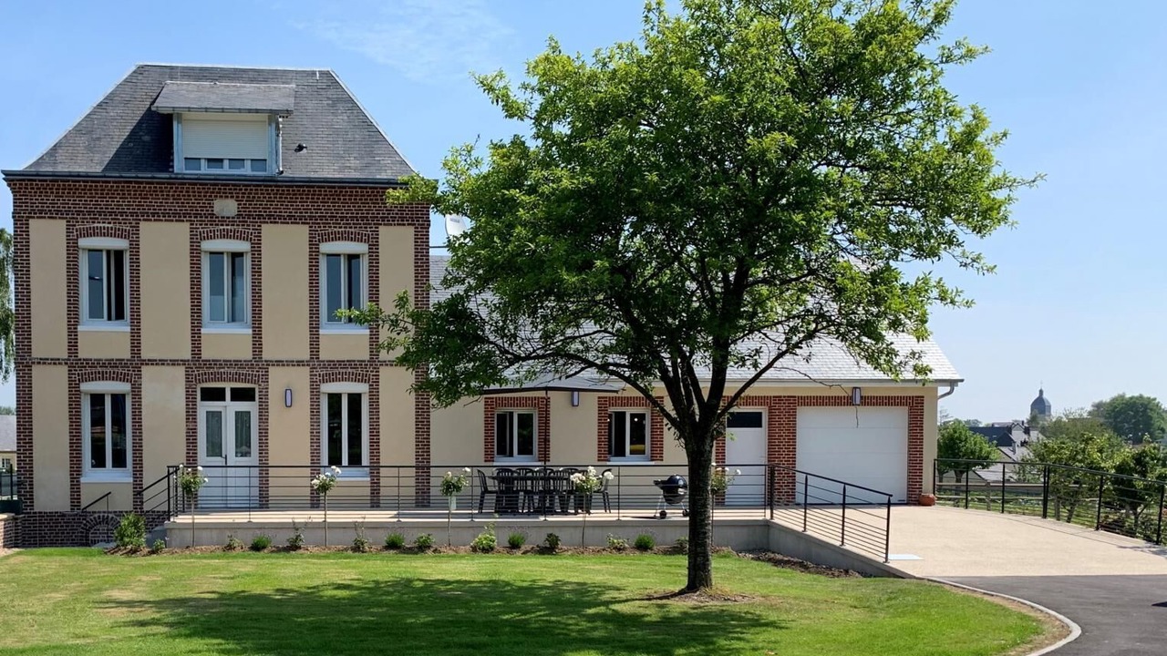 Photo of Outdoor in Neville