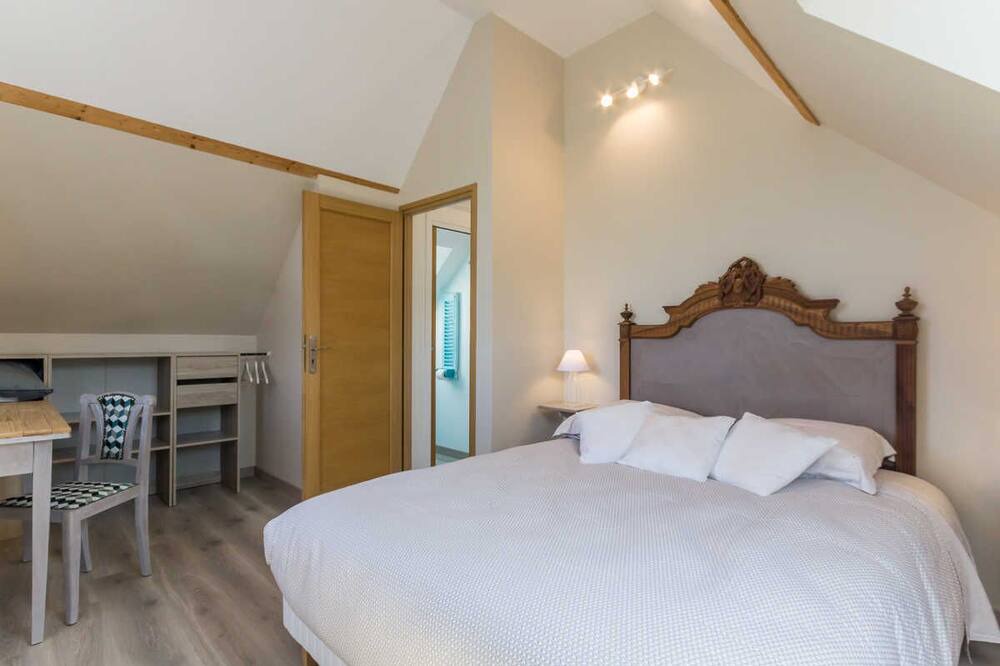 Photo of Bedroom in Valmont