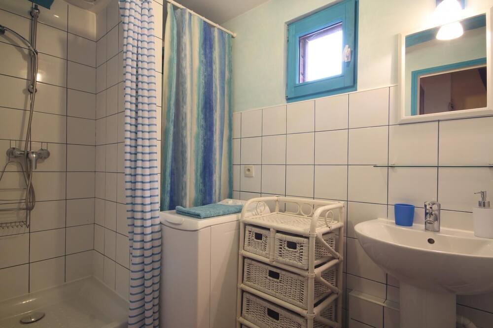 Photo of Bathroom in Bully