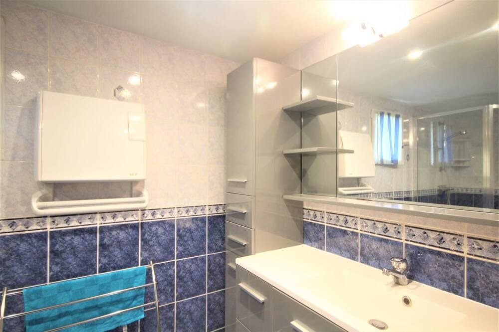 Photo of Bathroom in Saint-Jouin-Bruneval