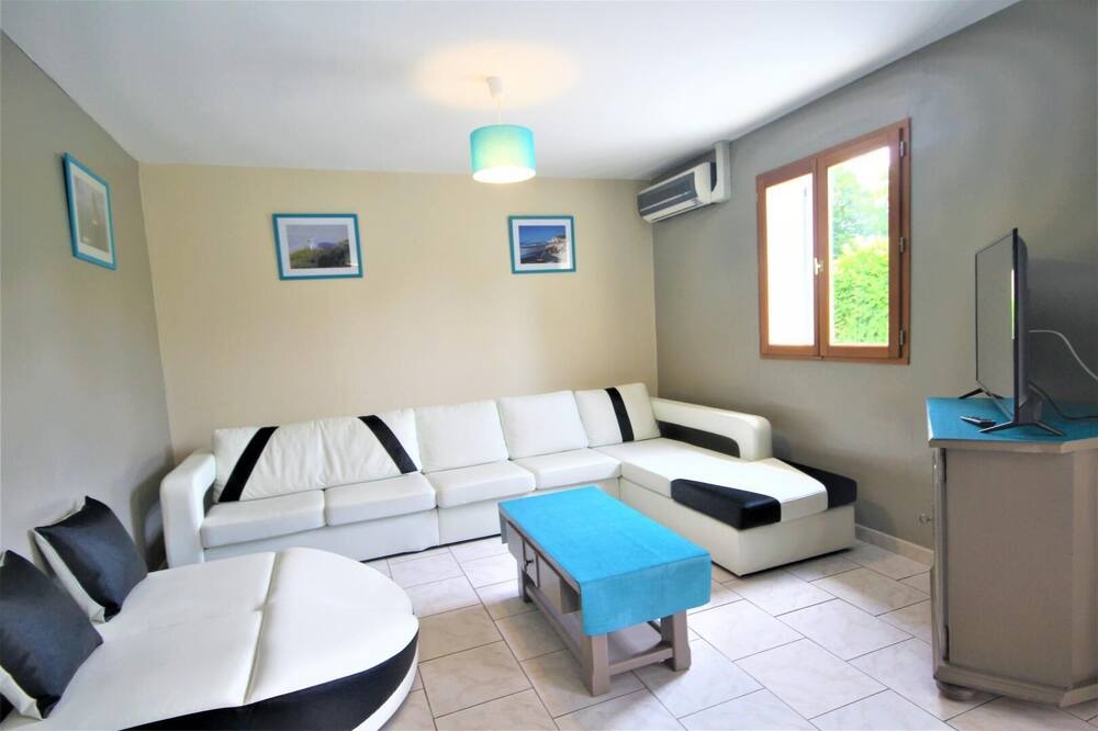 Photo of Livingroom in Saint-Jouin-Bruneval