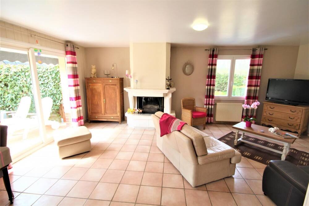 Photo of Livingroom in Mesnieres-en-Bray