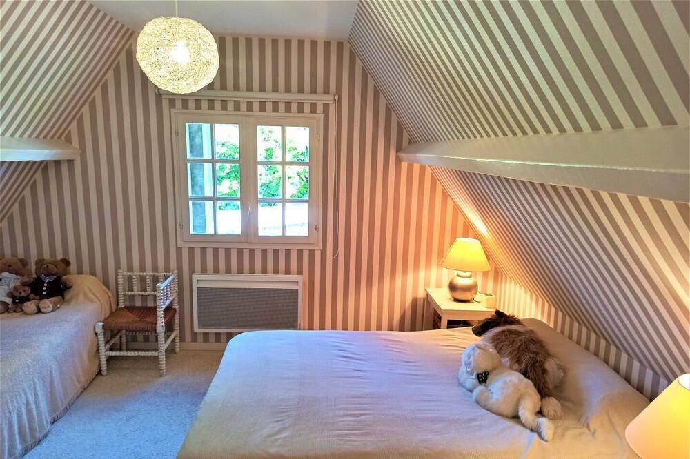Photo of Bedroom in Thil-Manneville