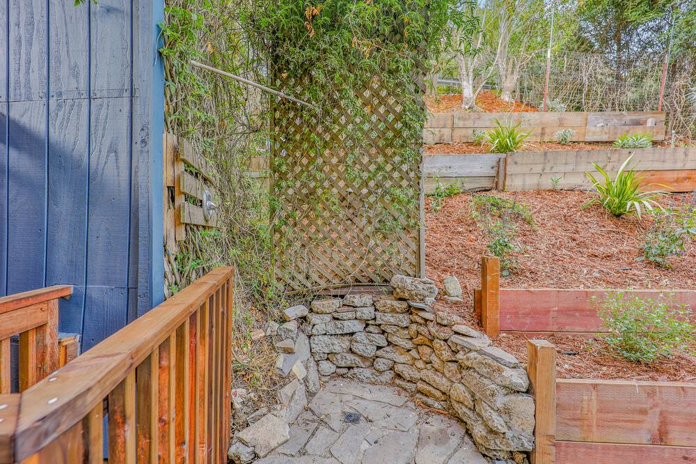 Photo of Outdoor in Claremont Hills