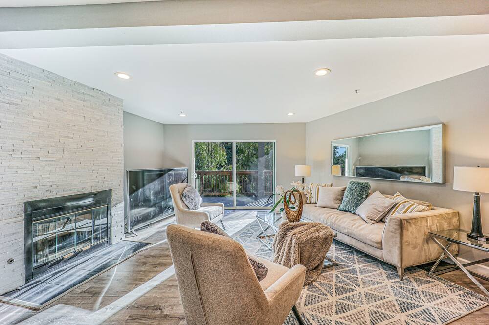 Photo of Others in Claremont Hills