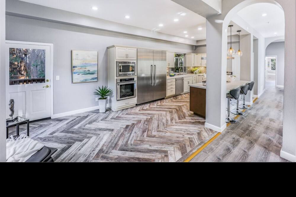 Photo of Outdoor in Claremont Hills