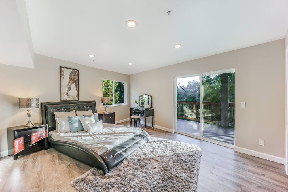 Photo of Livingroom in Claremont Hills