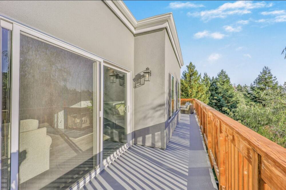 Photo of Outdoor in Claremont Hills