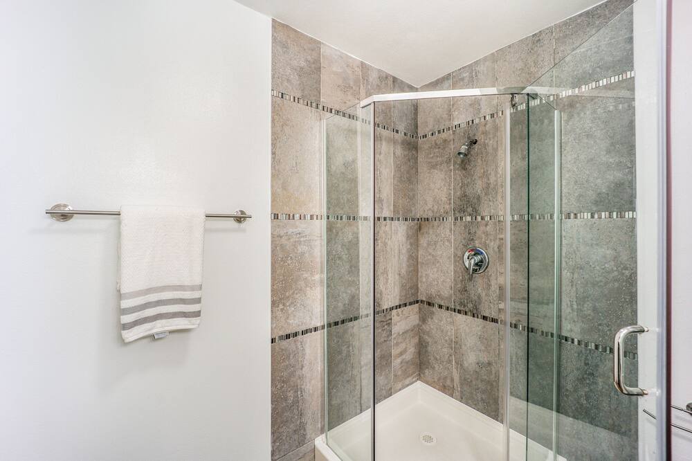 Photo of Bathroom in Claremont Hills