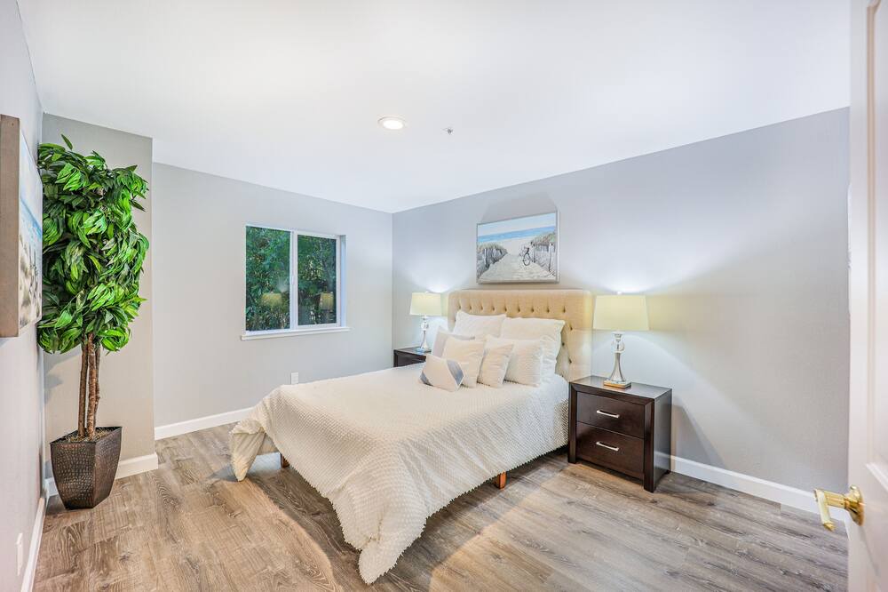 Photo of Bedroom in Claremont Hills
