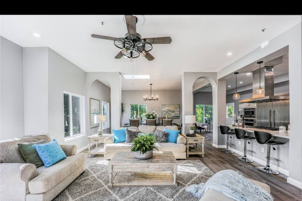 Photo of Kitchen in Claremont Hills