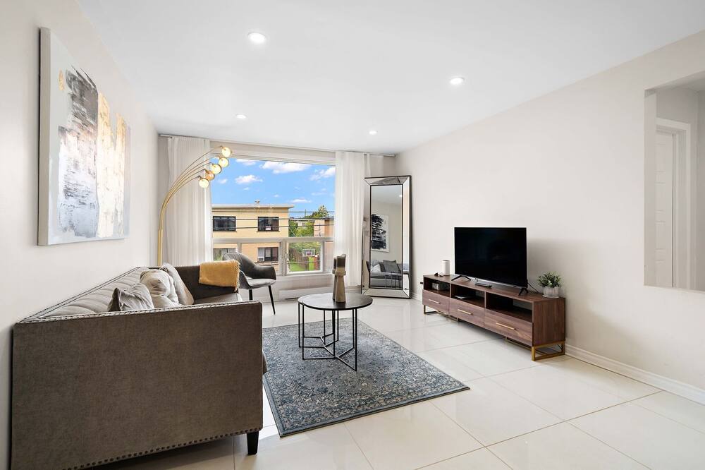 Photo of Livingroom in Cote-Saint-Luc