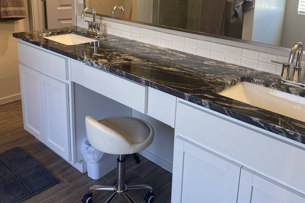 Photo of Bathroom in Artesia