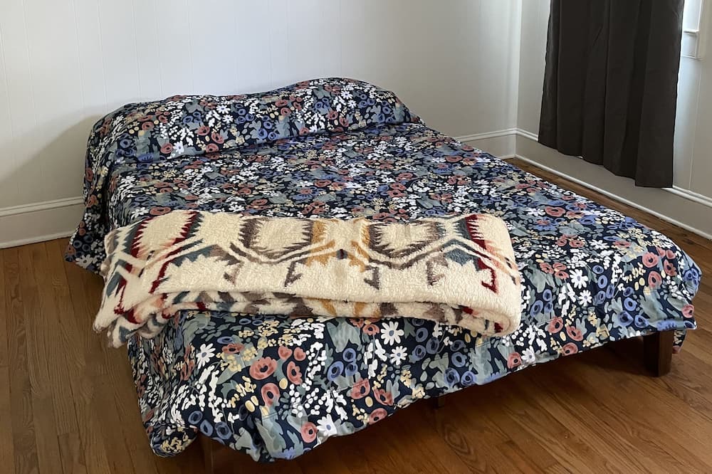 Photo of Bedroom in Keyport