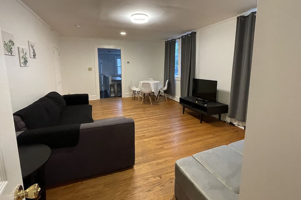 Photo of Livingroom in Keyport