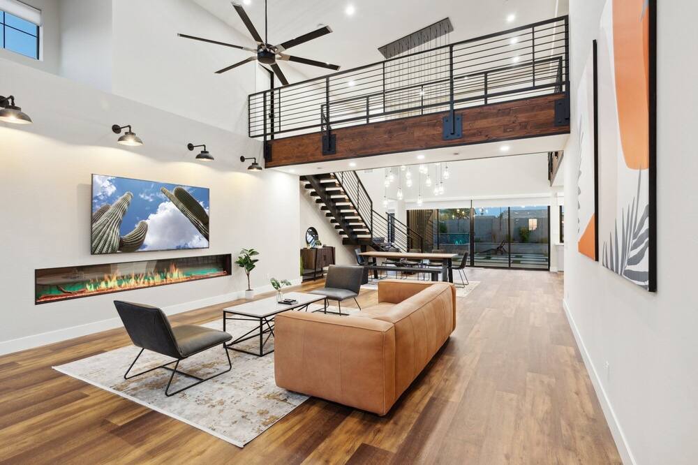 Photo of Livingroom in South Mountain