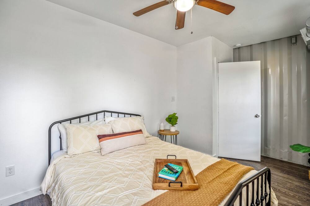 Photo of Bedroom in Foster Place