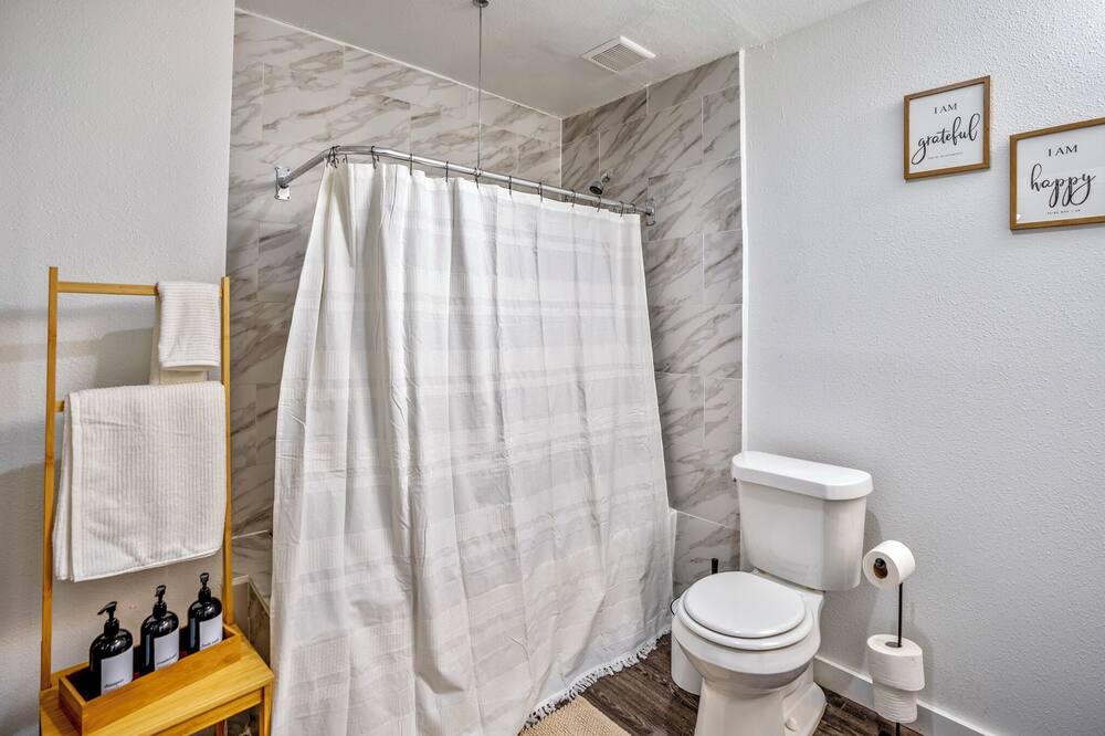 Photo of Bathroom in Foster Place