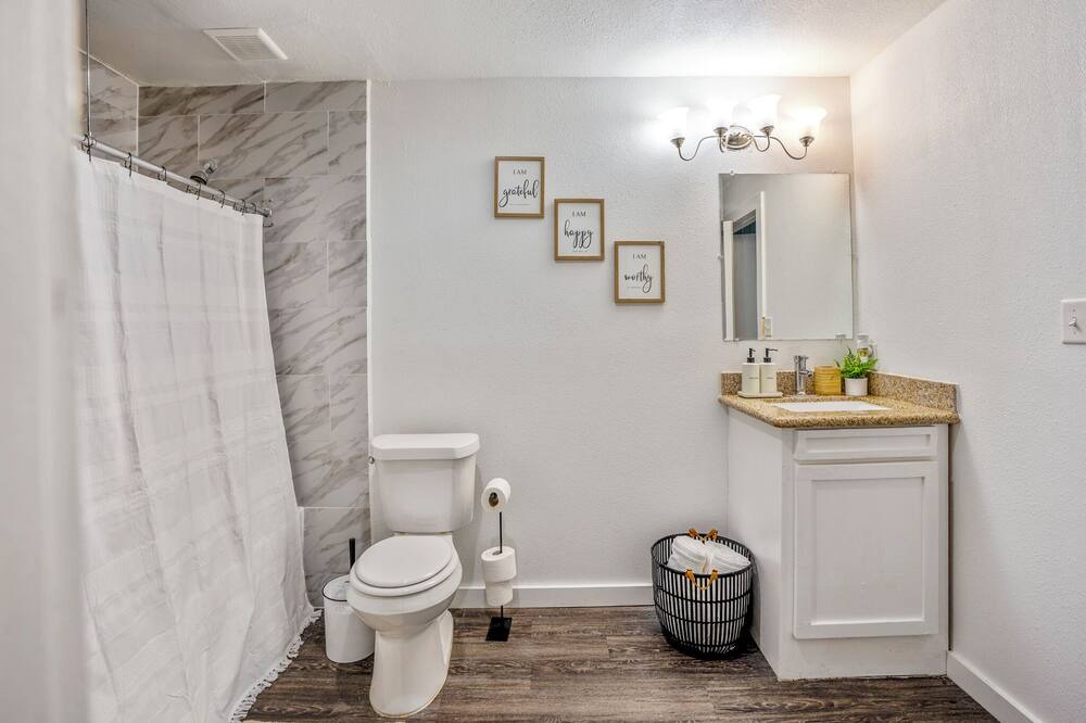 Photo of Bathroom in Foster Place