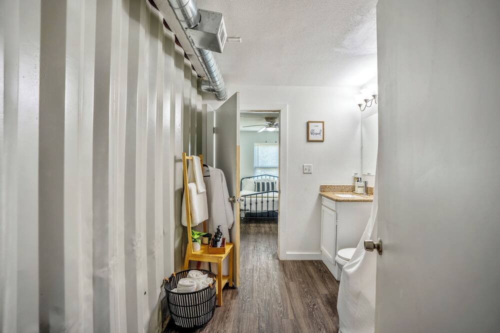 Photo of Bathroom in Foster Place