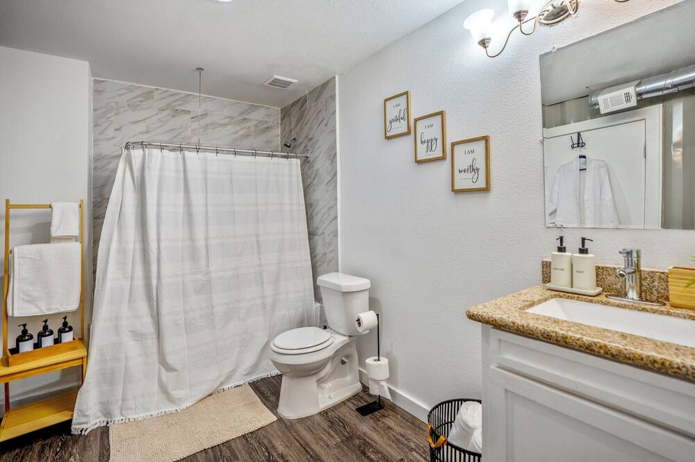 Photo of Bathroom in Foster Place