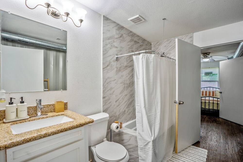 Photo of Bathroom in Foster Place