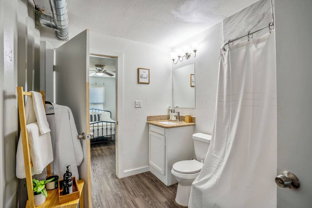 Photo of Bathroom in Foster Place