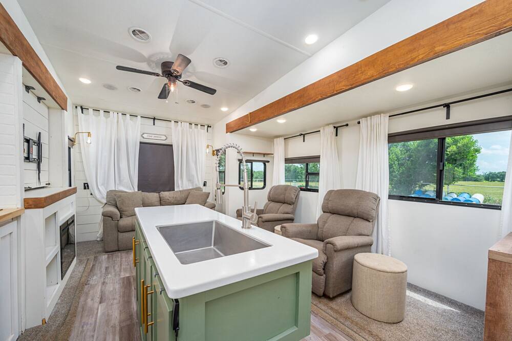 Photo of Livingroom in Lindale