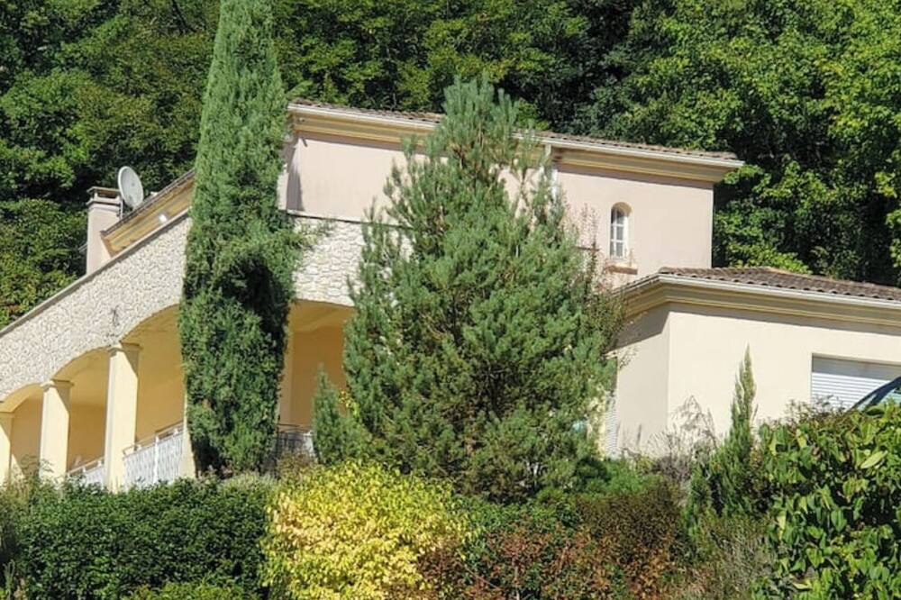 Photo of Outdoor in Champcevinel