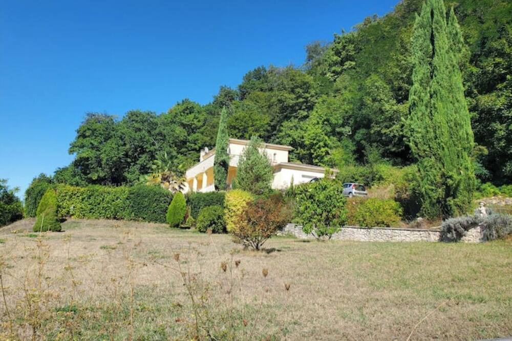 Photo of Outdoor in Champcevinel