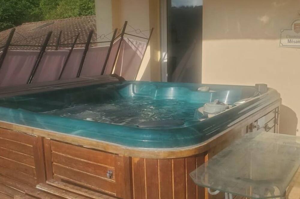 Photo of Outdoor in Champcevinel