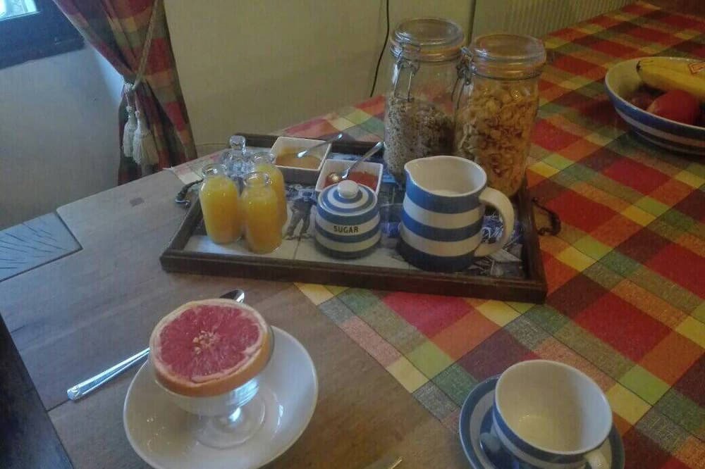 Photo of Others in Thiat