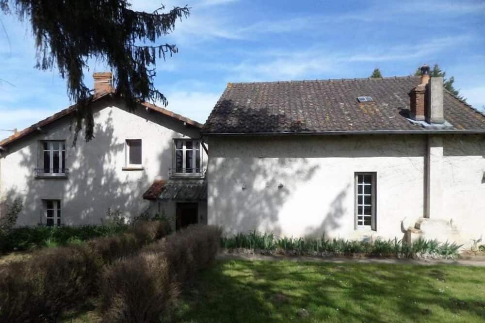 Photo of Outdoor in Thiat