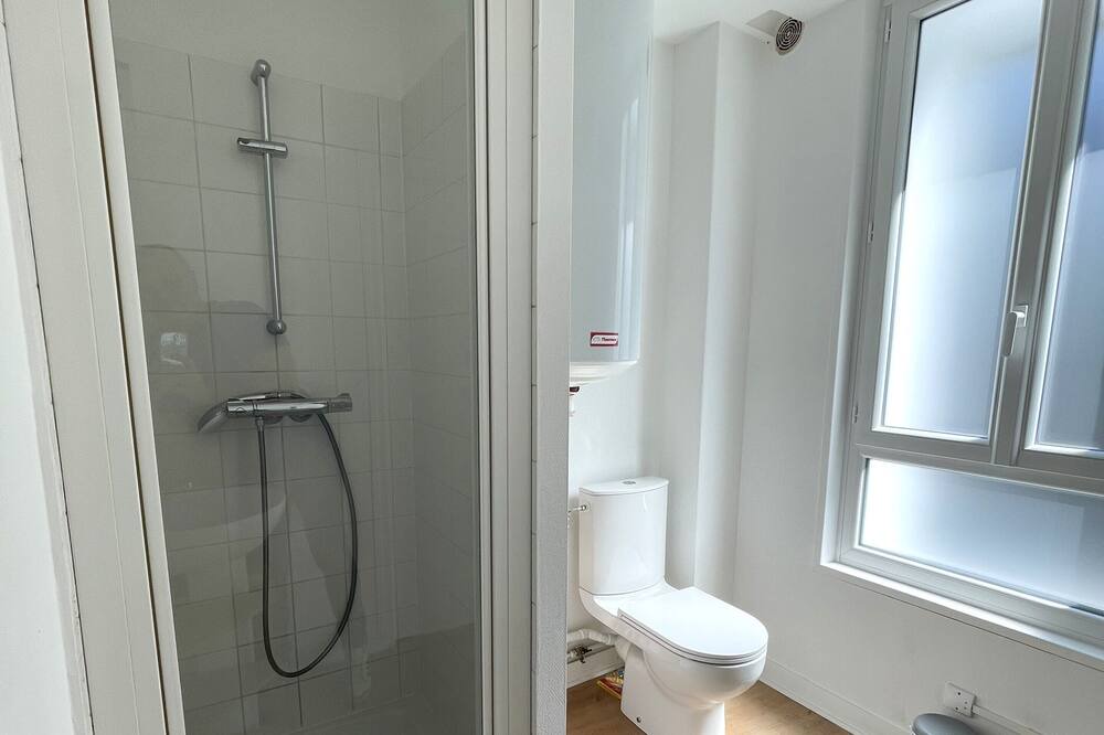 Photo of Bathroom in Enclos