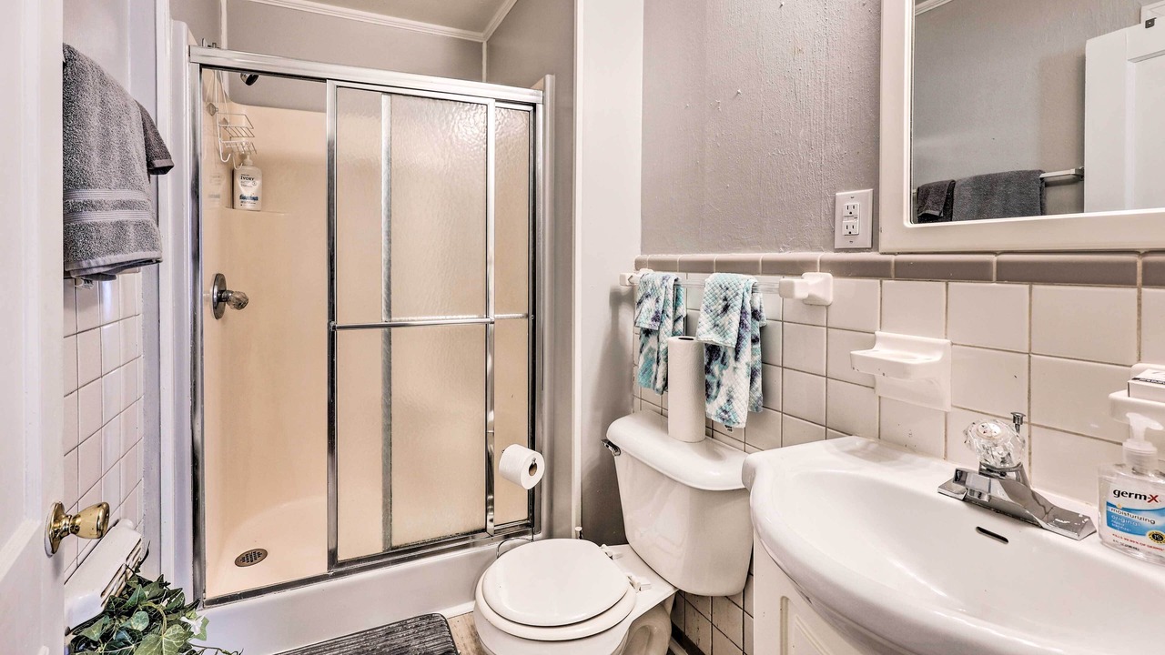 Photo of Bathroom in Pine Bluff