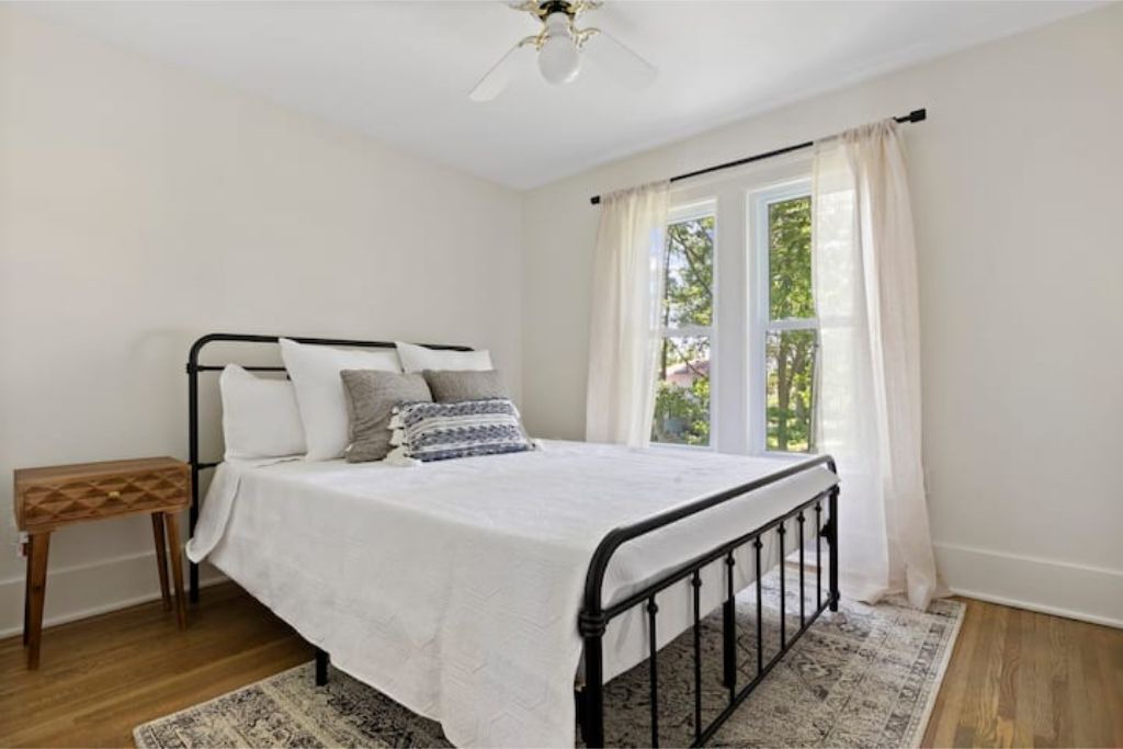 Photo of Bedroom in Pointe aux Roches