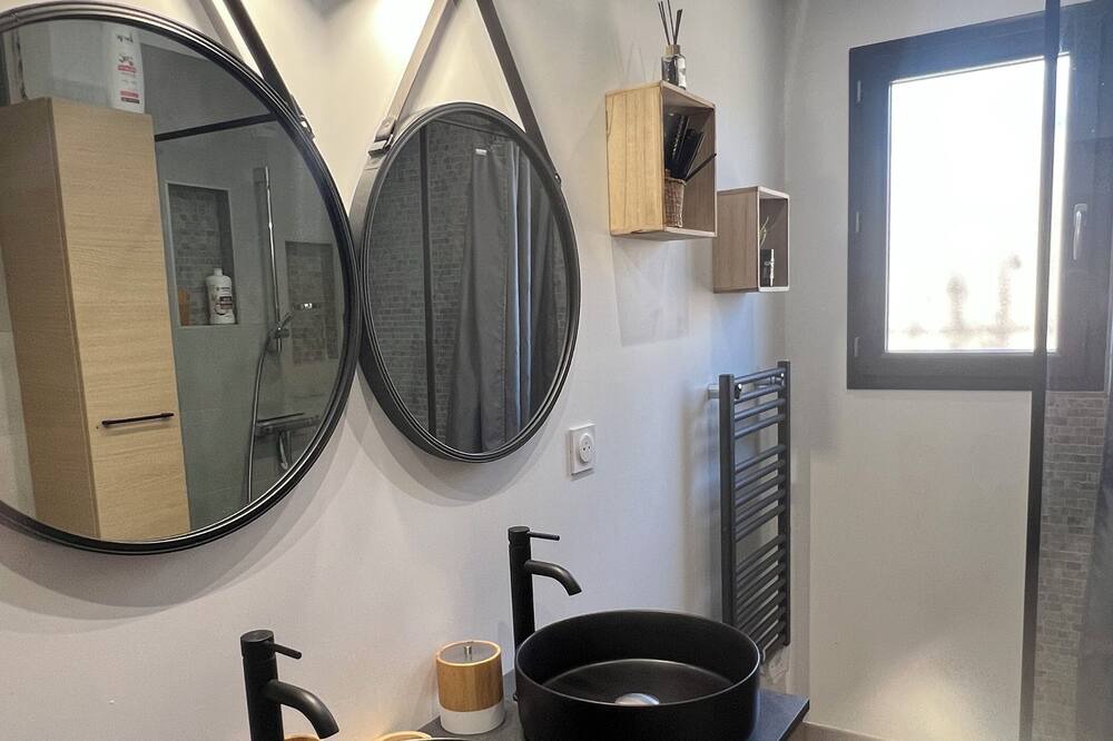 Photo of Bathroom in Sernhac