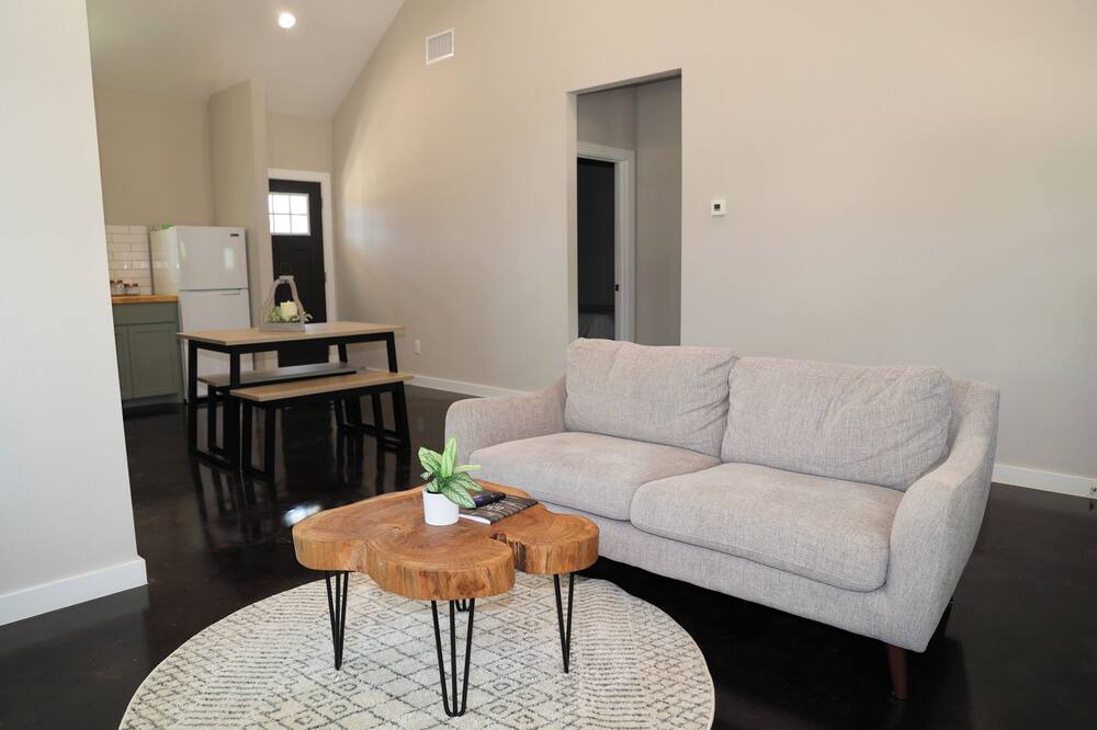 Photo of Livingroom in Zavalla