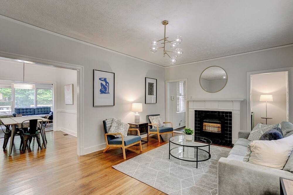 Photo of Livingroom in Greater Belhaven