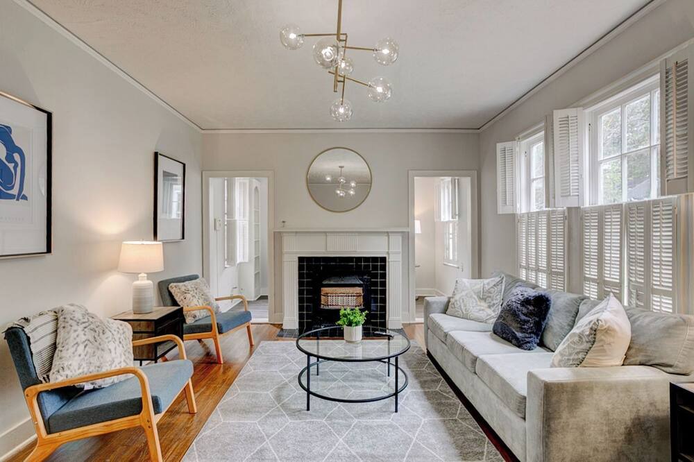 Photo of Livingroom in Greater Belhaven