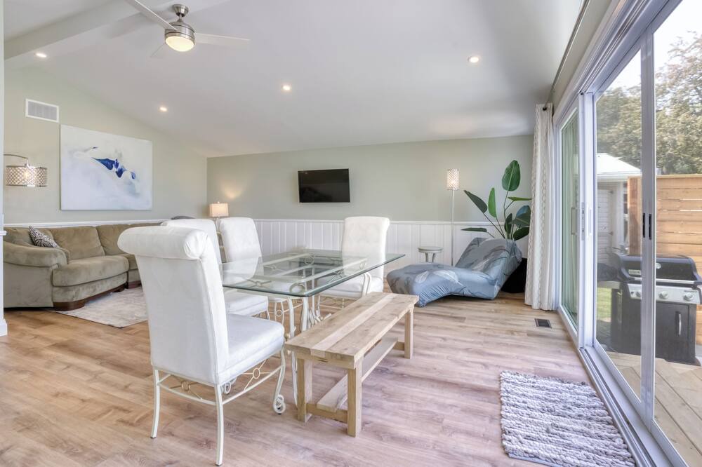 Photo of Livingroom in Lighthouse Cove