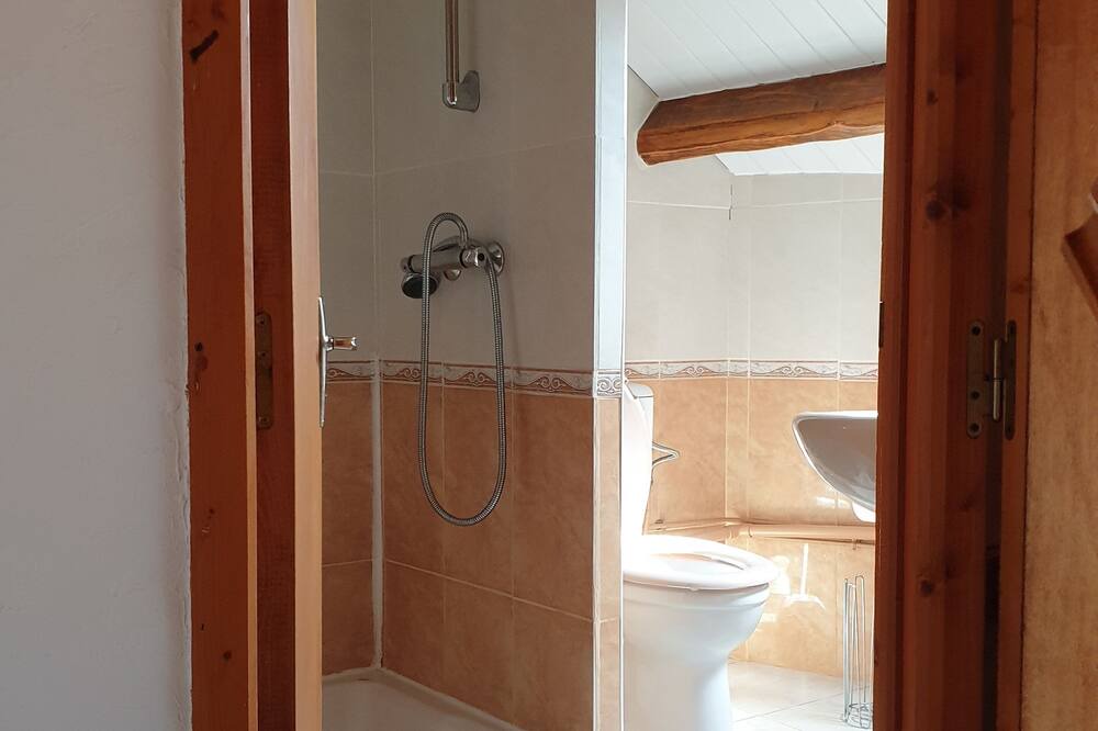 Photo of Bathroom in Courniou