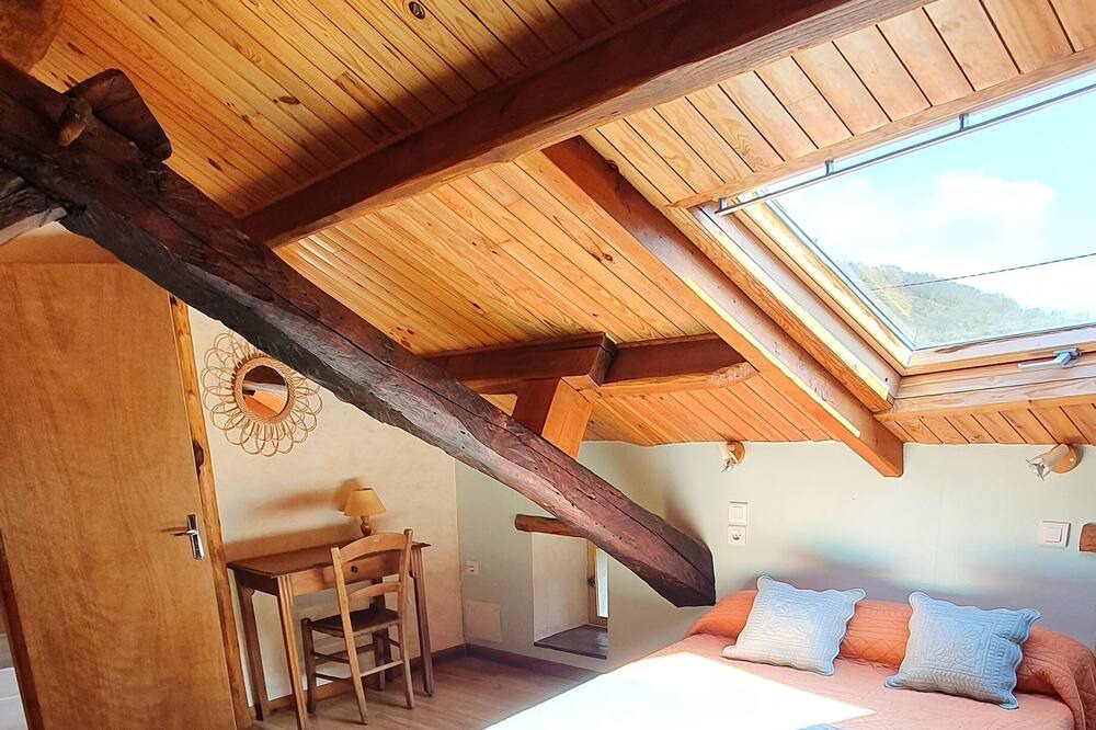Photo of Bedroom in Courniou