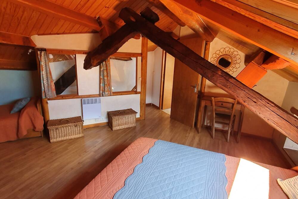 Photo of Bedroom in Courniou