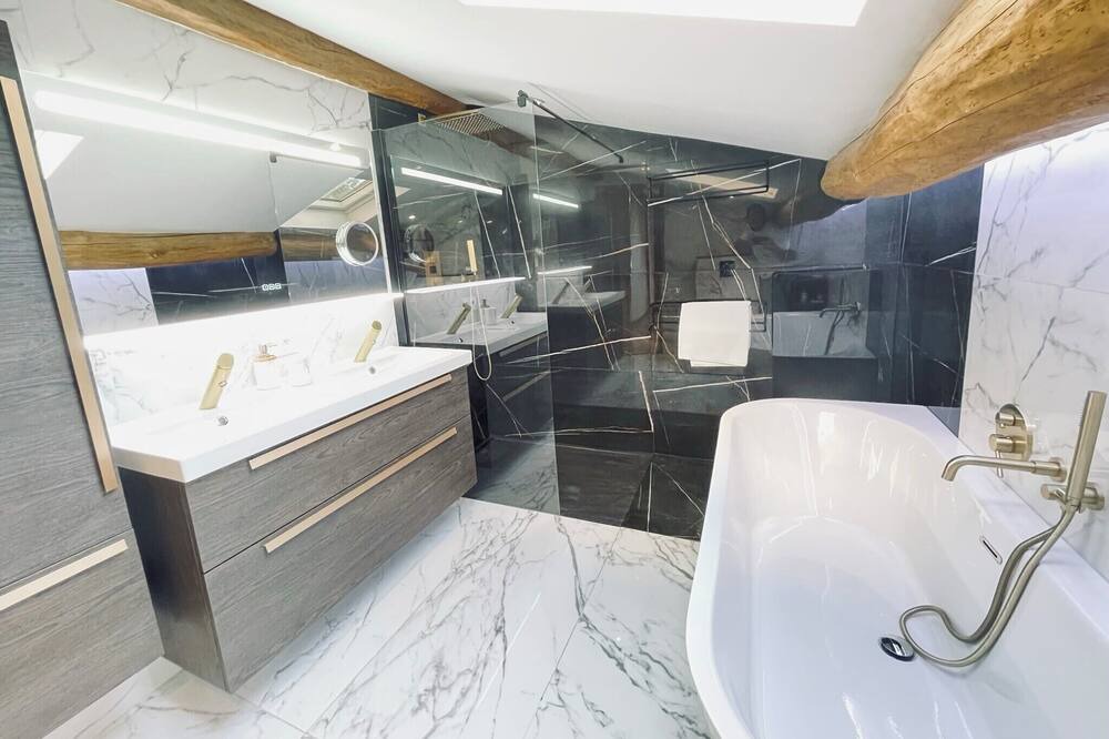 Photo of Bathroom in Toulouse Left Bank