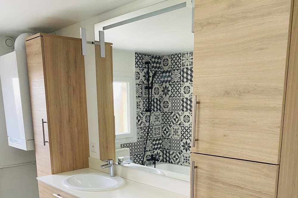 Photo of Bathroom in Gevrey-Chambertin