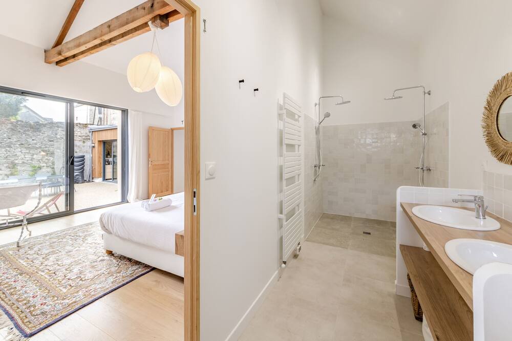 Photo of Others in Laval