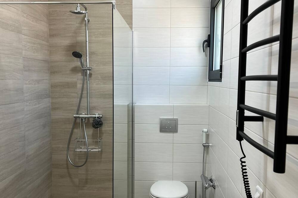 Photo of Bathroom in Saint-Hippolyte-de-Montaigu
