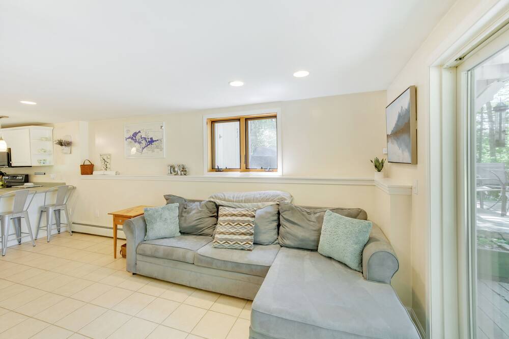 Photo of Livingroom in Lake Arrowhead