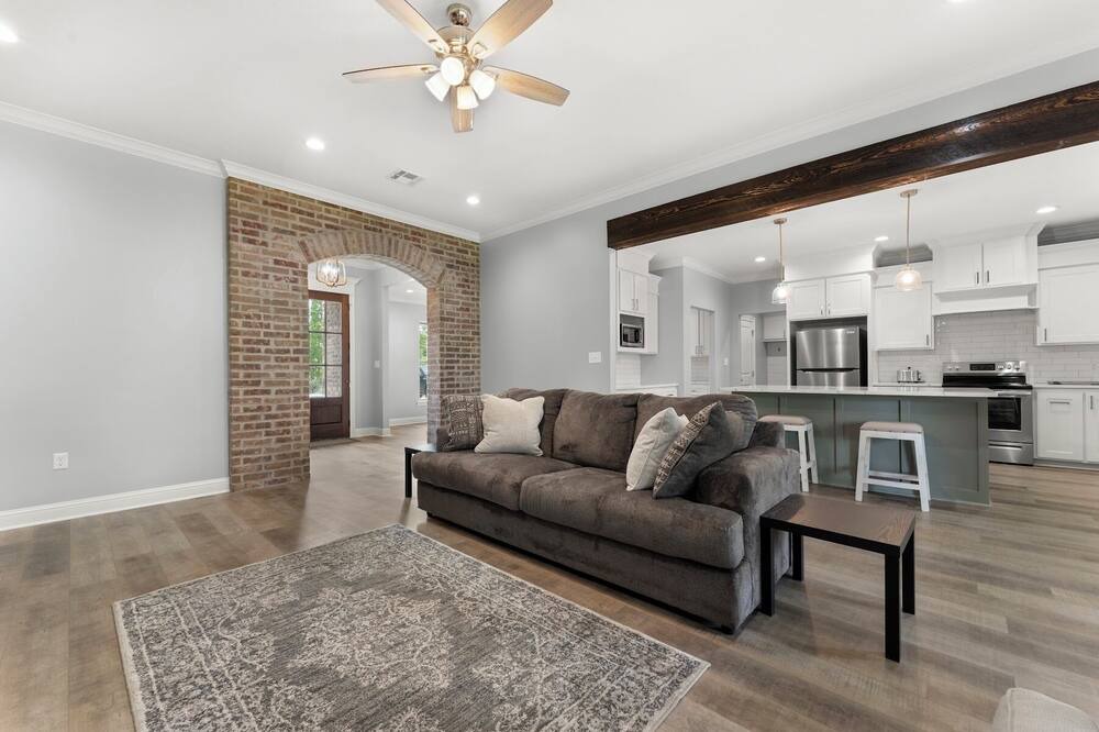 Photo of Livingroom in Sulphur